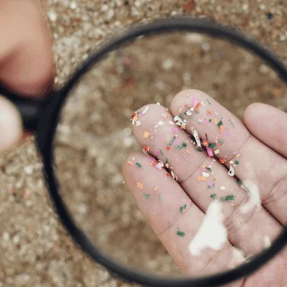 حذف ریزپلاستیک‌ها از آب با «صدا»!