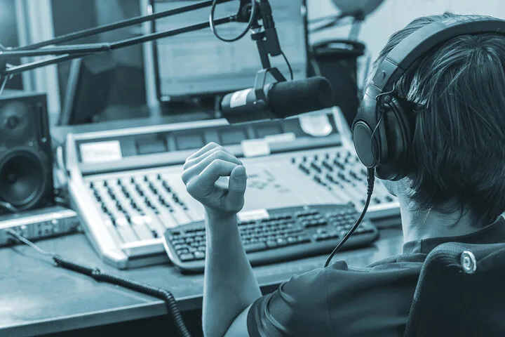 مجری فیلیپینی در برنامه زنده به قتل رسید مجری فیلیپینی در برنامه زنده به قتل رسید